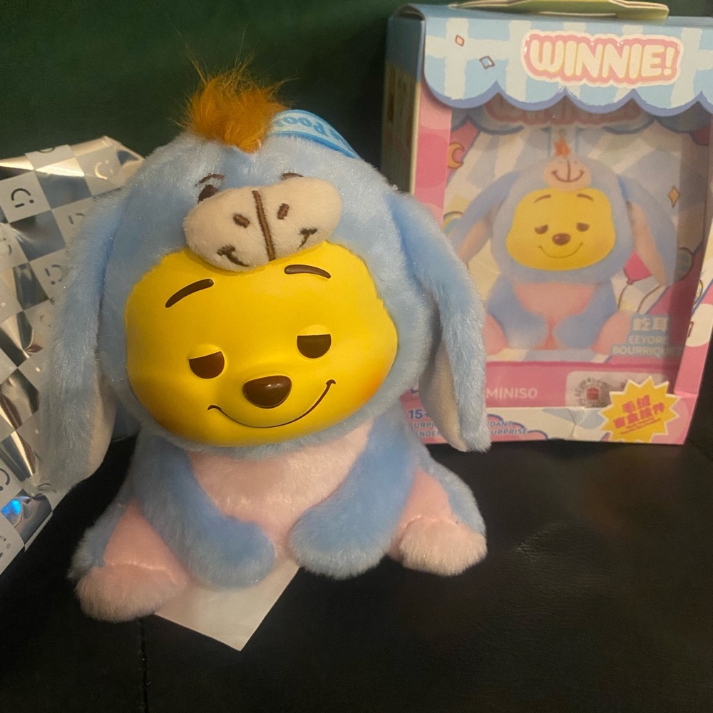 💕NEW💕 Surprise Box Pendant Winnie Eeyore